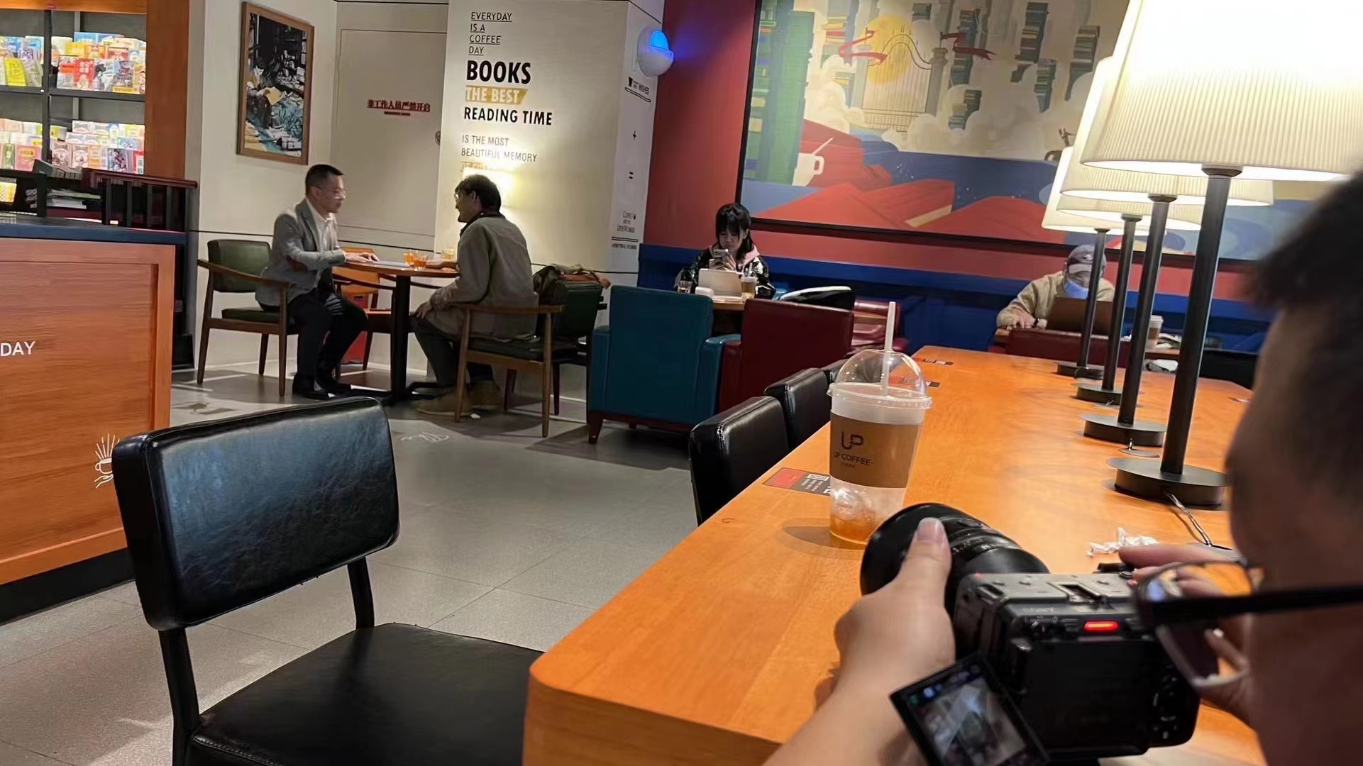 天南海北，順動(dòng)廣告拍攝老百姓創(chuàng)業(yè)故事 